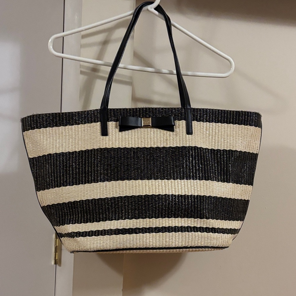 Kate Spade Wicklow court bag white and black - hard to find